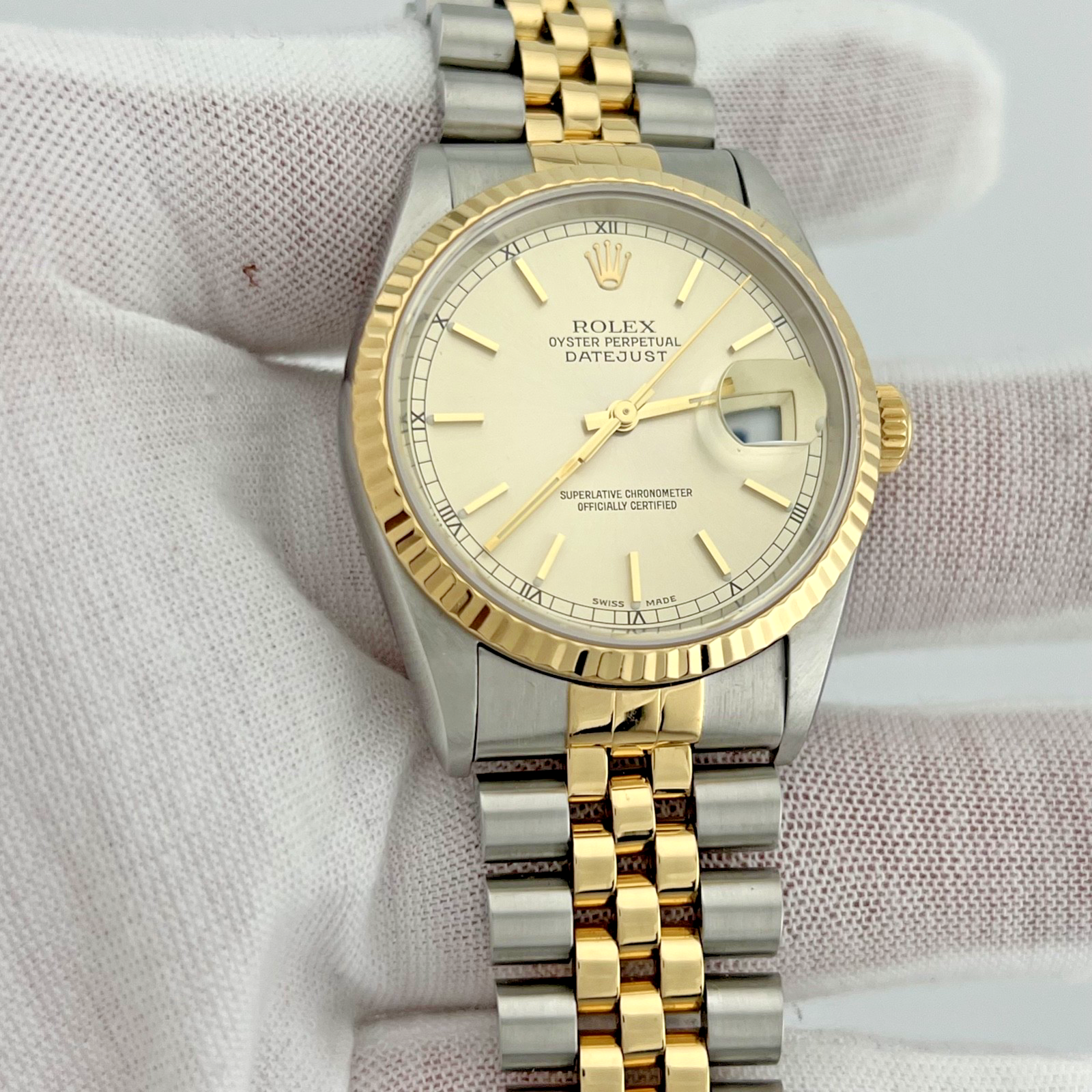 Rolex Datejust 16233 36mm Silver Dial 18k Gold Steel Box