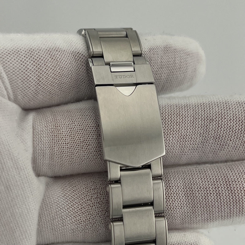 45385854