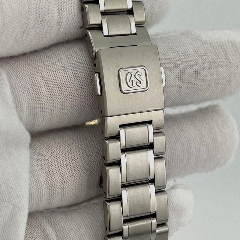 46004374